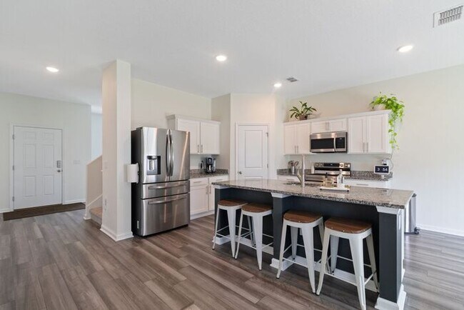 Building Photo - 4 Bed, 2.5 Bath Hidden Creek Home for Lease!