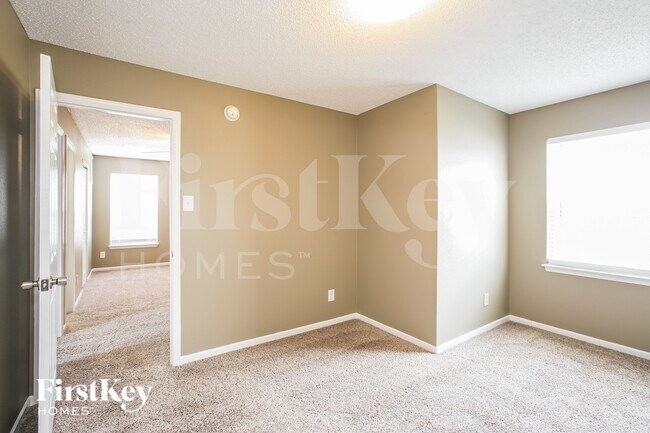 Building Photo - 15498 Border Dr