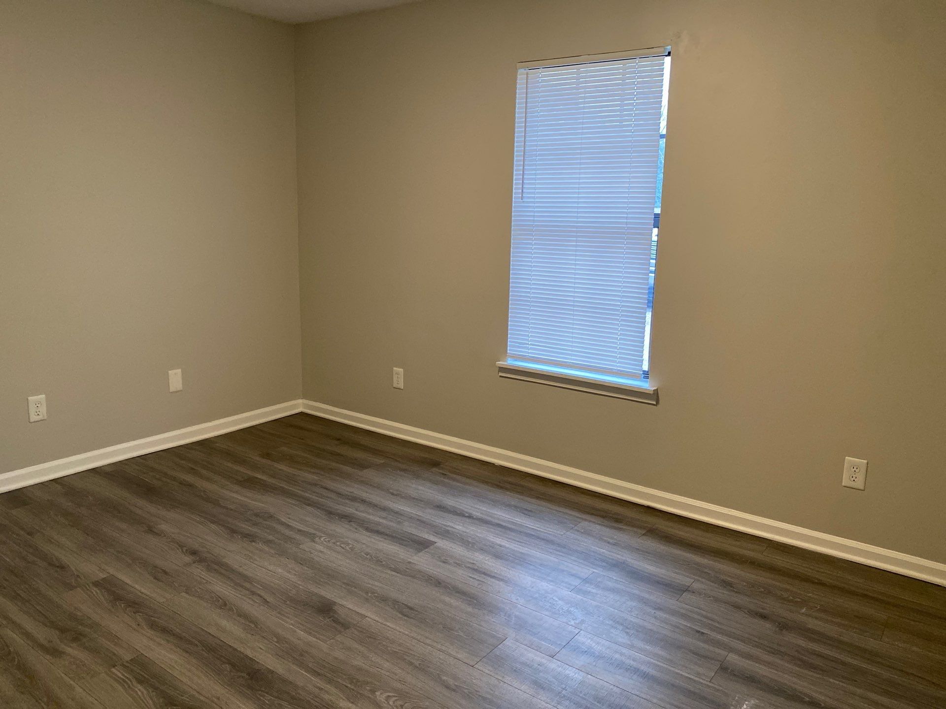 Building Photo - 75 Rushwood Dr