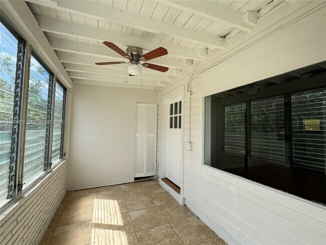 Building Photo - 1441 NE 134th Rd