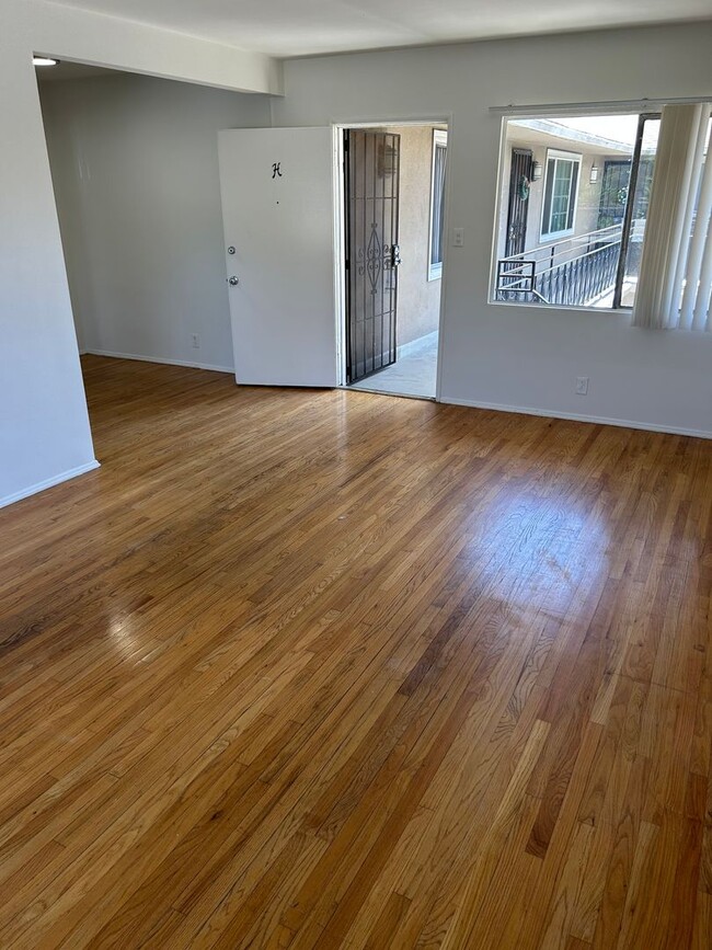 Interior Photo - 11401 WASHINGTON PL