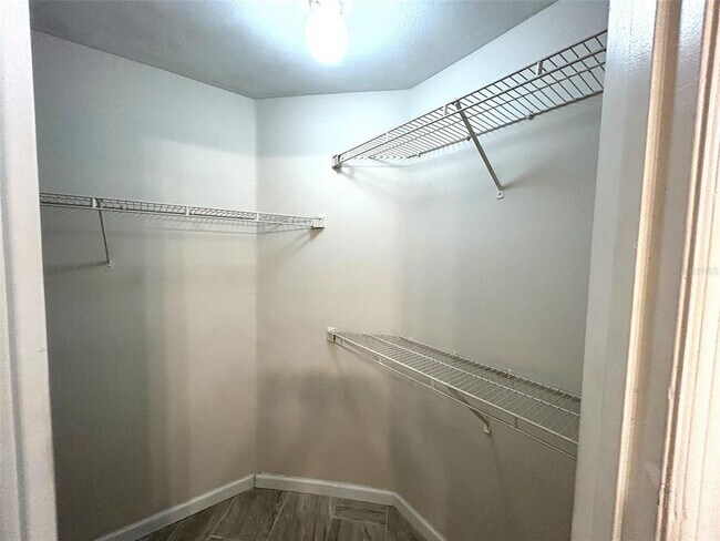 Building Photo - 2015 Erving Cir