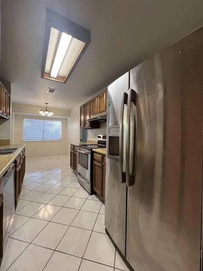 Building Photo - 9123 Alpine Trail St