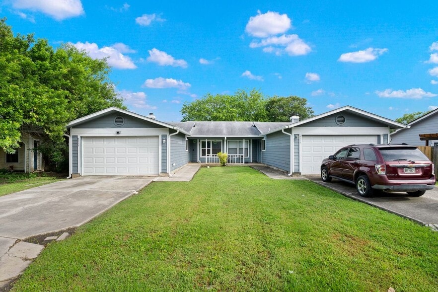 Building Photo - 8317 Forest Ridge Dr