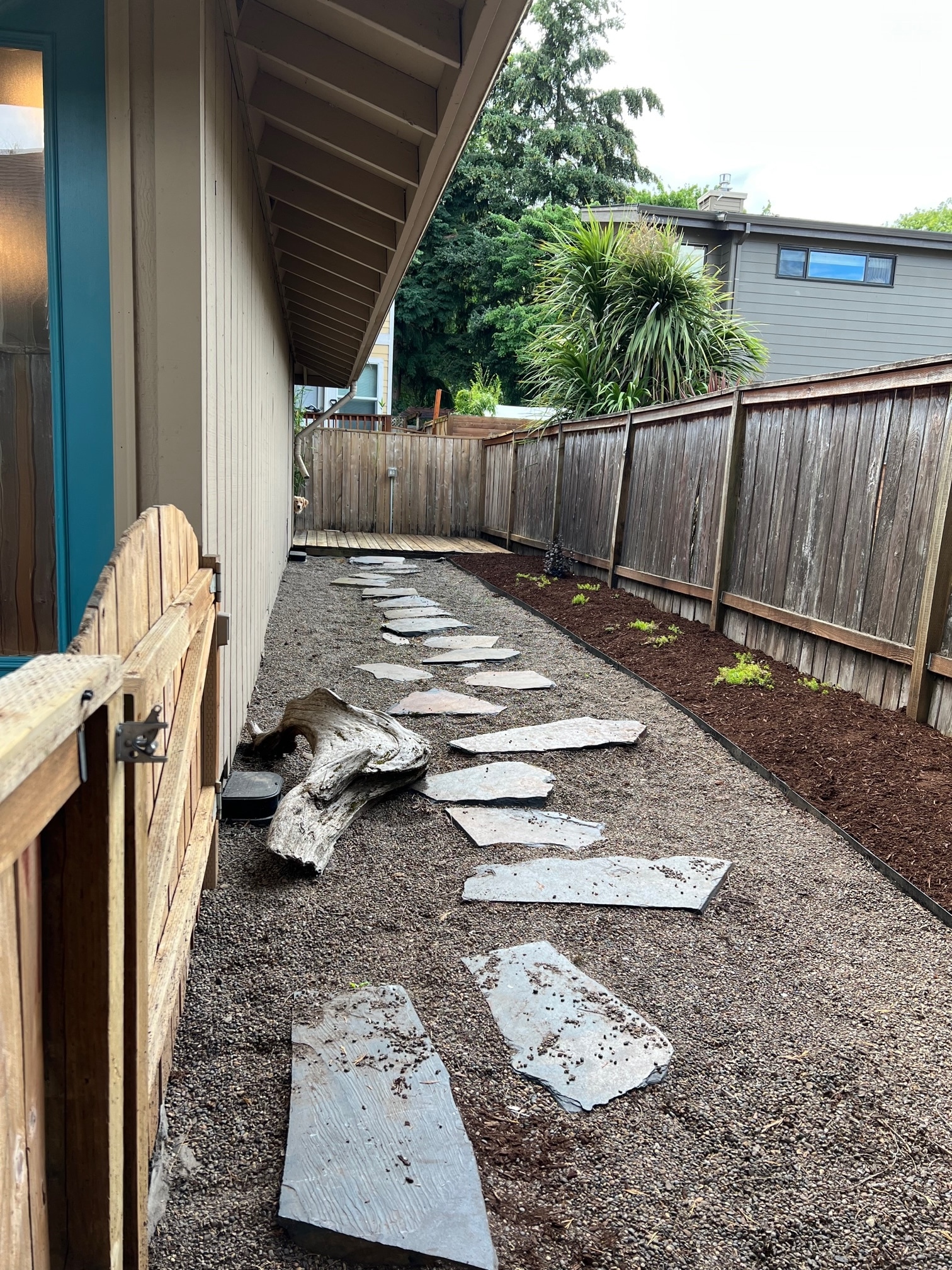 Private fenced yard - 535 SW California Street