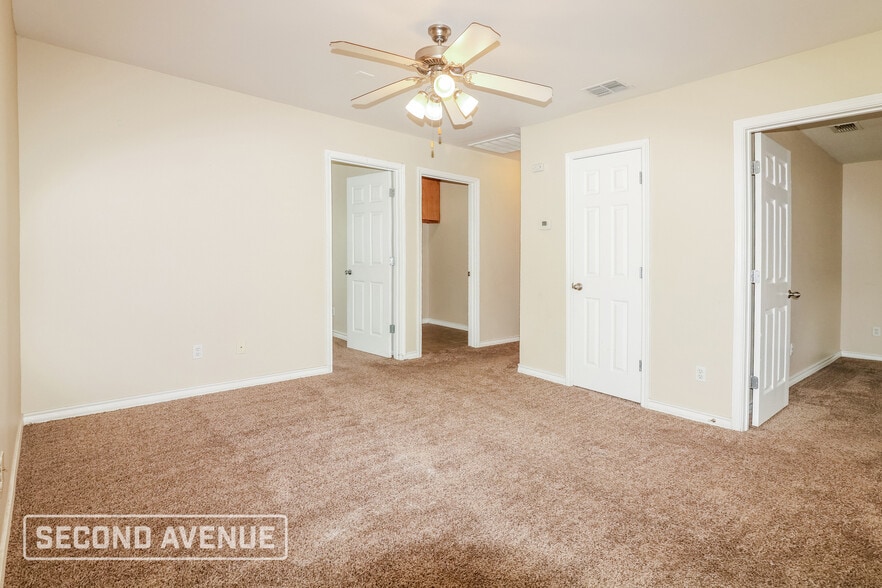 Building Photo - 2425 Mystic Star Dr