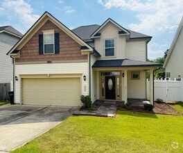 Building Photo - Hidden 4 bedroom, 2.5 bathroom Gem!