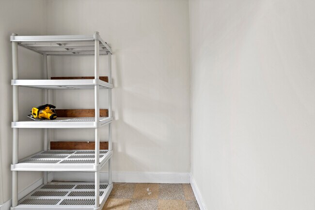 Building Photo - 465 W Fountain St