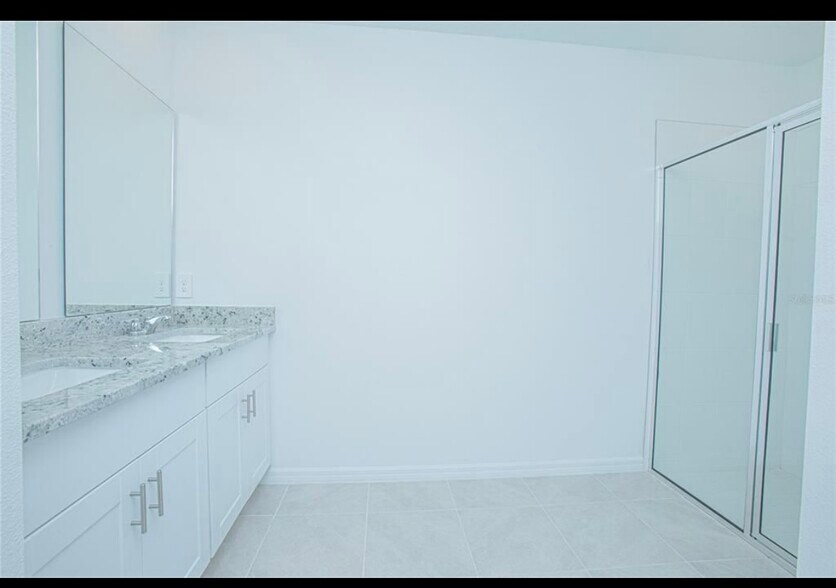Building Photo - 2955 Sunstar Dr