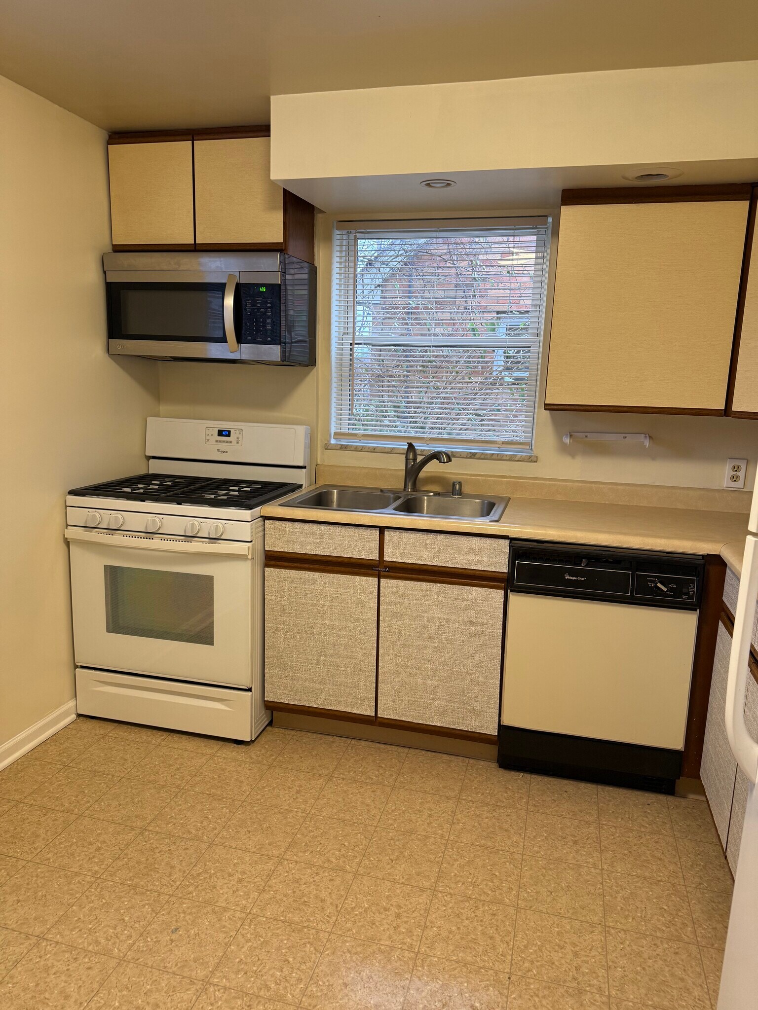 Kitchen photo 2 - 1064 Anderson Ferry Rd