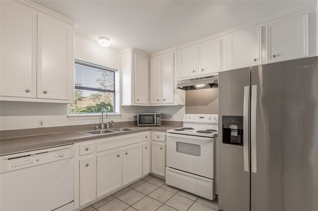 Building Photo - 2118 Avenue M