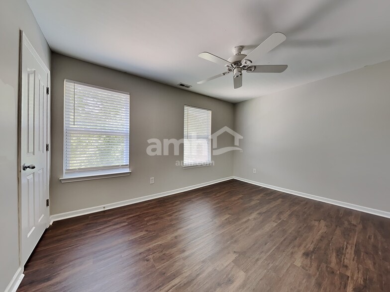 Building Photo - 259 Flanders Dr