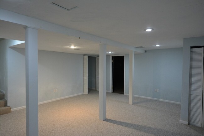Building Photo - 24 Ptarmigan Dr