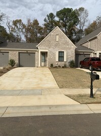 Building Photo - 1118 Stonebrook Ln