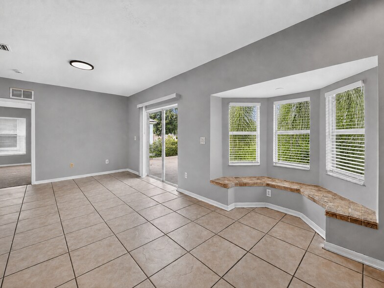 Building Photo - 6641 Cambridge Park Dr