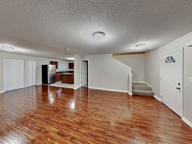 Building Photo - 10007 Branley Oak Dr