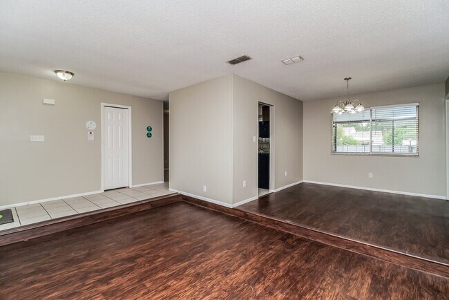 Building Photo - 235 S Shadow Bay Dr