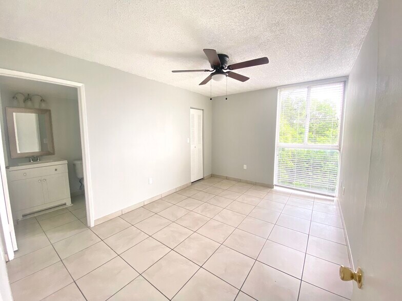 Building Photo - 7125 NW 186th St