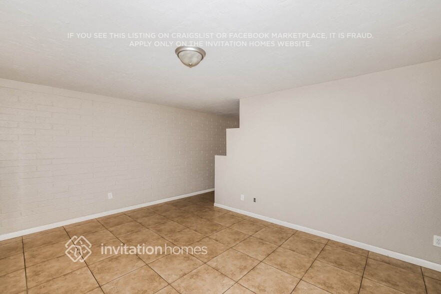 Building Photo - 17043 N 15th Ave