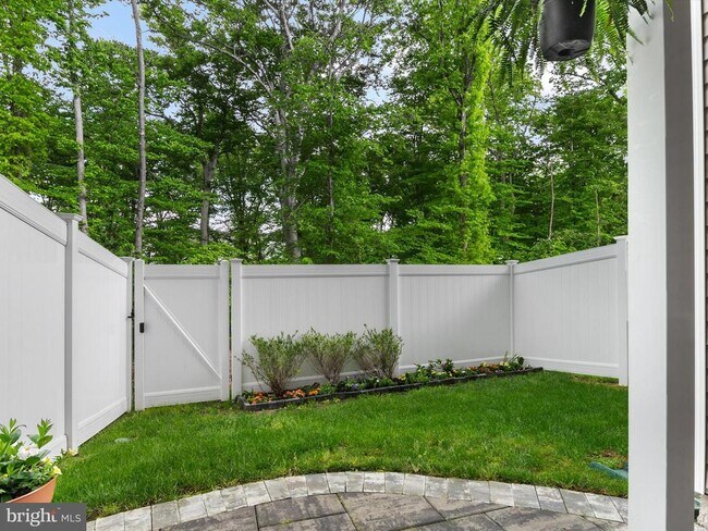 Building Photo - 2552 Buckthorn Dr