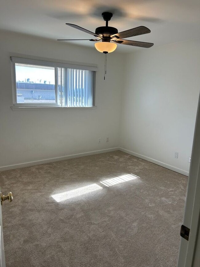 Building Photo - FANTASTIC 3BD TOWNHOUSE FOR LEASE!