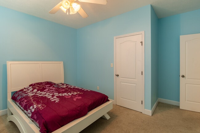 Building Photo - 862 Tyler Woods Dr