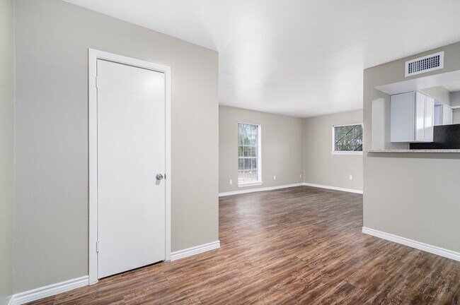 Building Photo - 1303 S 2nd St