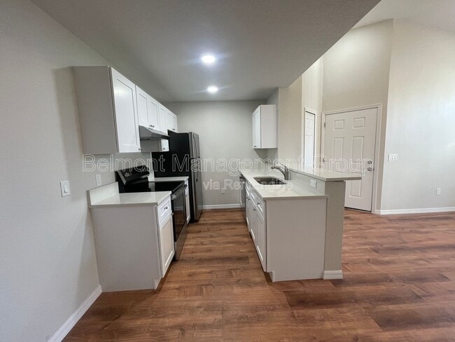 Building Photo - 2592 Grassy Point Dr