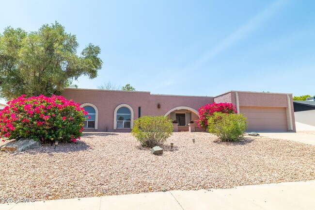 Primary Photo - 2847 E Acoma Dr