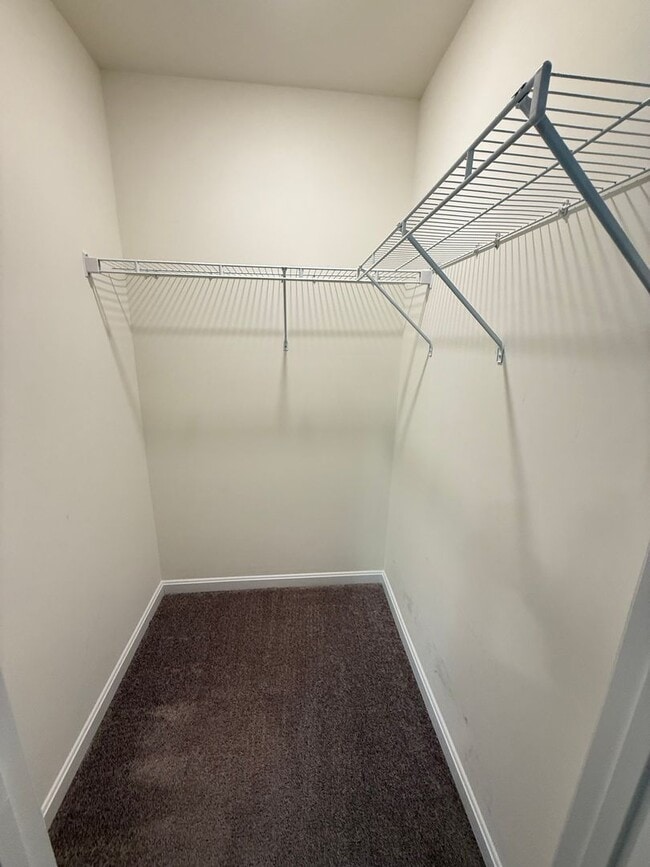 Building Photo - Rivergate