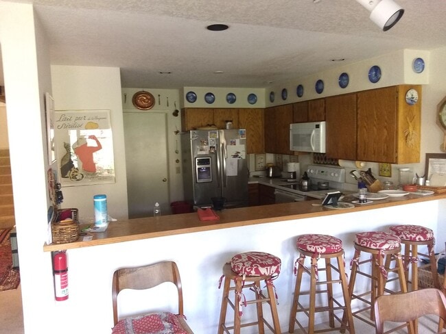 Building Photo - 7 month Lease -3bd/2.5ba Fully Furnished S...