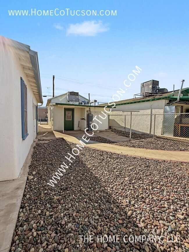 Building Photo - 531 S. Main-