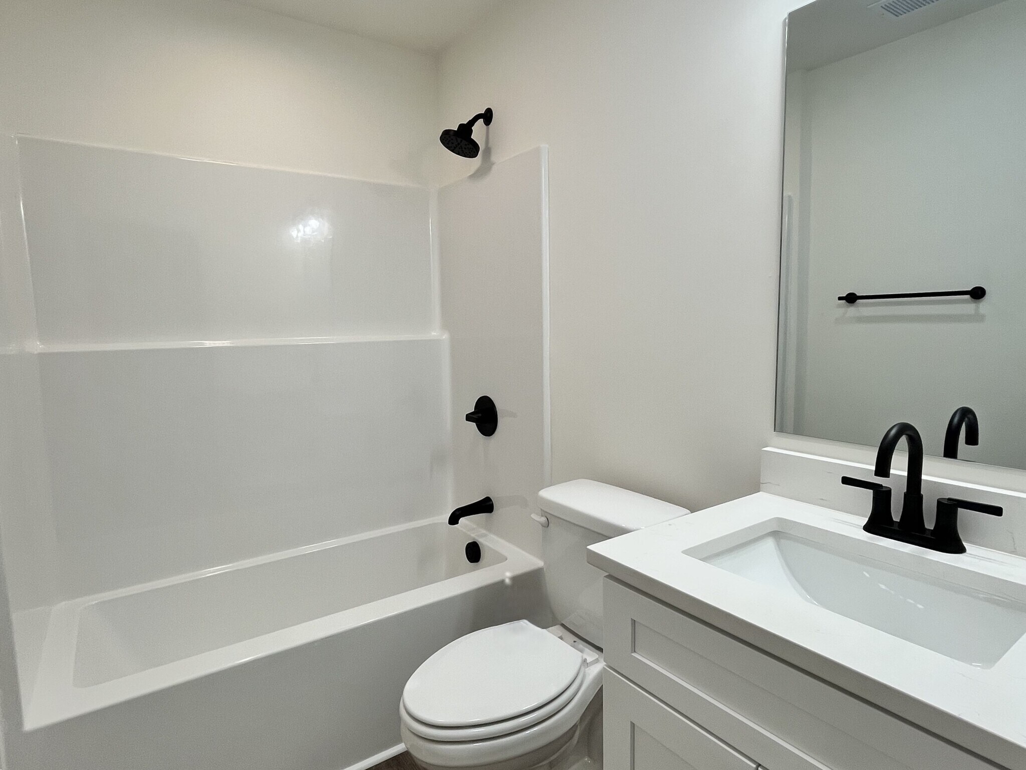 Building Photo - 118 Roland Ave