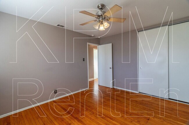 Building Photo - 615 Garner Ln