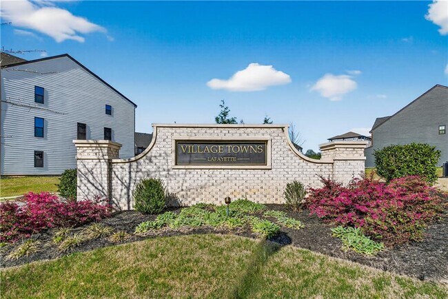 Building Photo - 325 Enchanted Ct