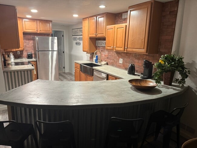 Building Photo - 6373 Ponderosa Way