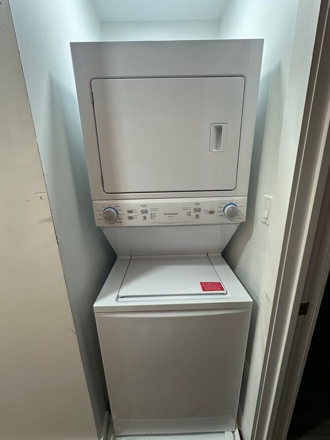 Building Photo - Fully renovated 2 Bedroom apartment. Section 8 approved