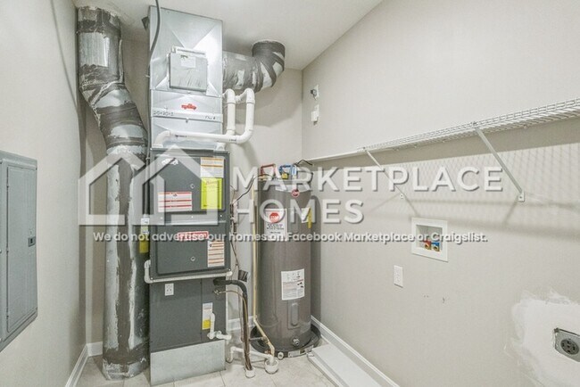 Building Photo - 216 Hendricks Pl