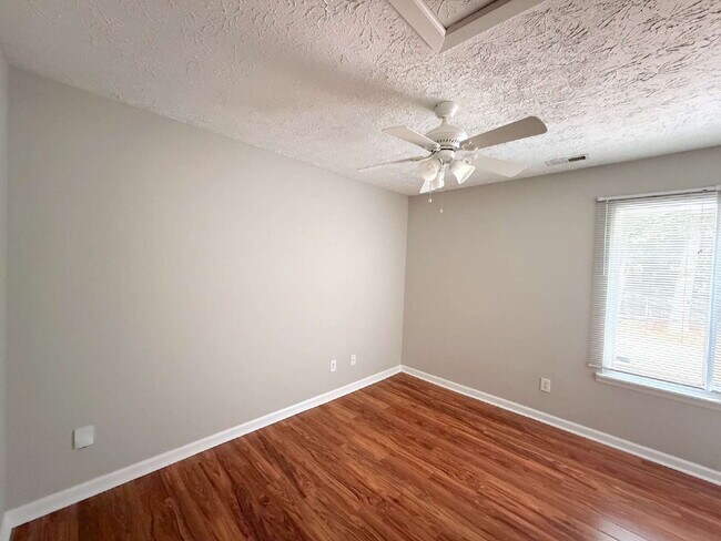 Building Photo - Charming 3 Bedroom Home in Raleigh!
