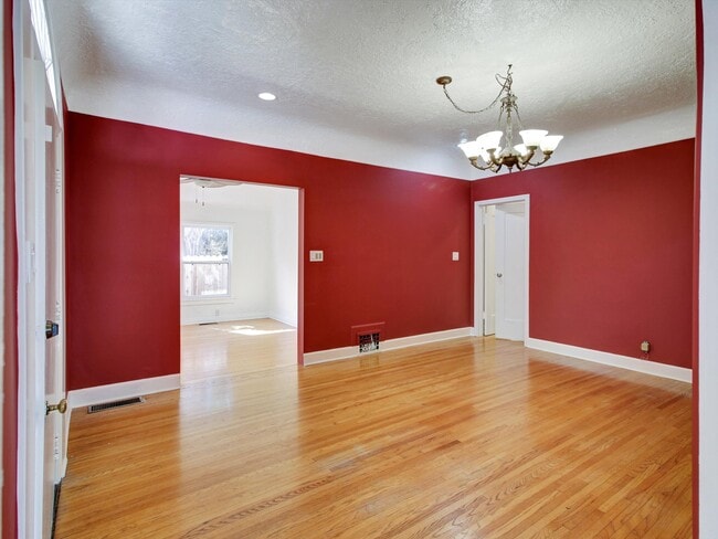 Building Photo - 203 S Stanley Dr