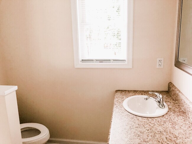 Master Bath - 237 Alta Ln