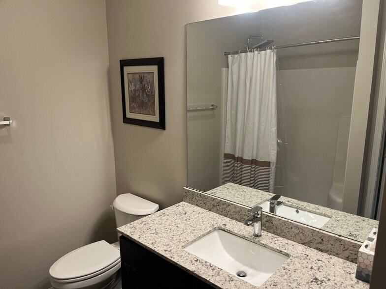 Building Photo - 2087 Community Ln