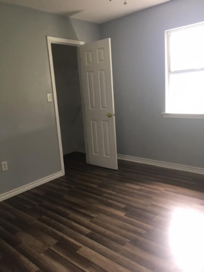 Building Photo - 9179 Farm Rd