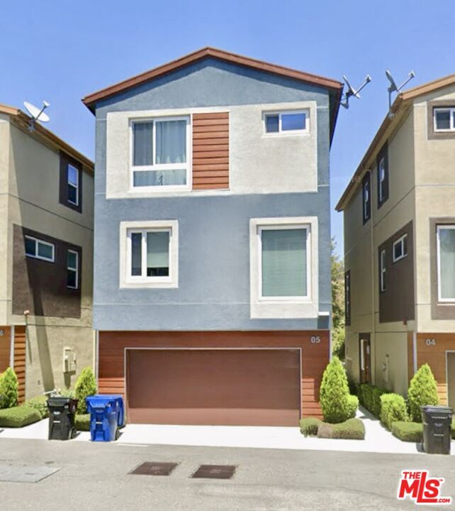 Building Photo - 2581 Arvia St