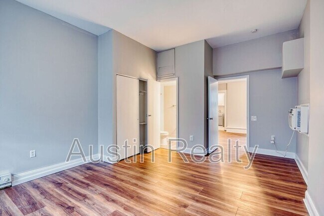 Building Photo - 322 N Newstead Ave