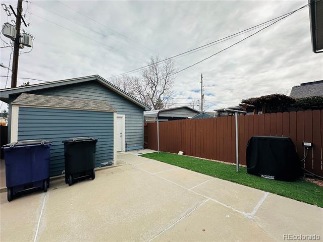 Building Photo - 1464 Stuart St