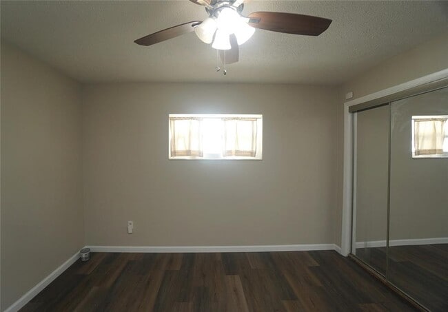 Building Photo - 3603 S Belcher Dr