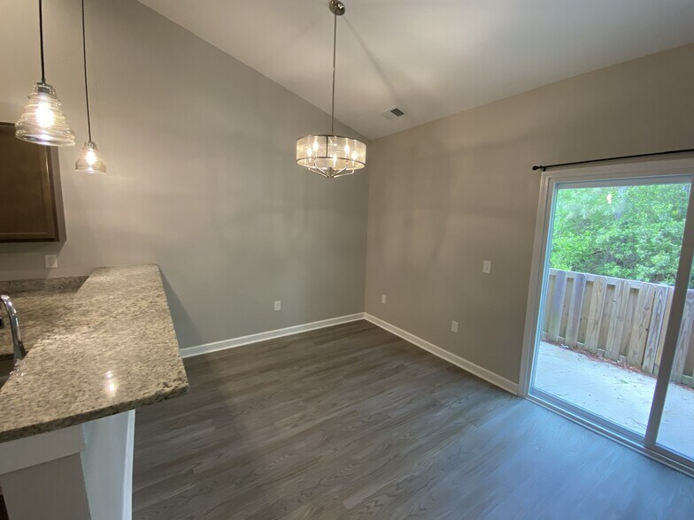 Building Photo - 155 Lincoln Place Cir