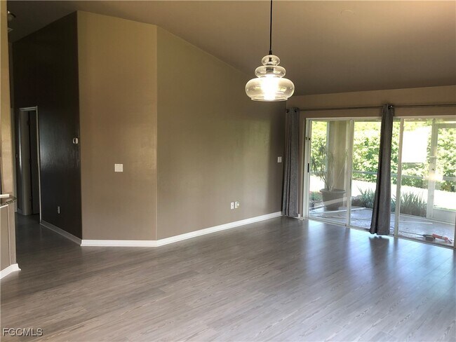 Building Photo - 7500 Cameron Cir