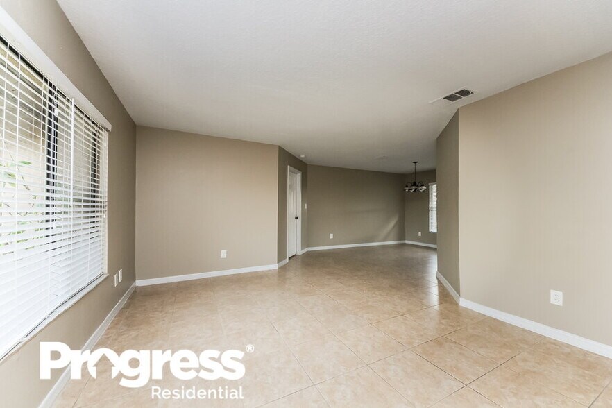 Building Photo - 2782 Muscatello St